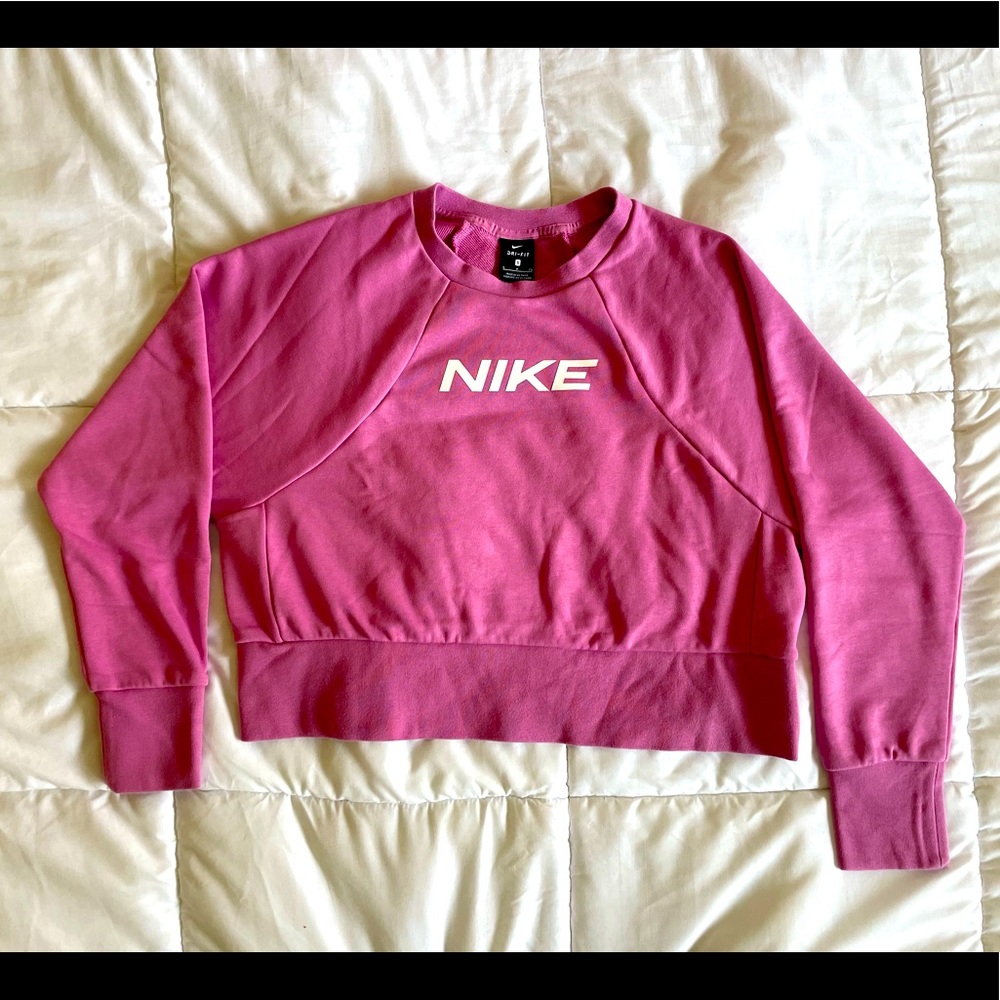 Women’s Nike Dri-Fit Long sleeve sweater in pink - Small